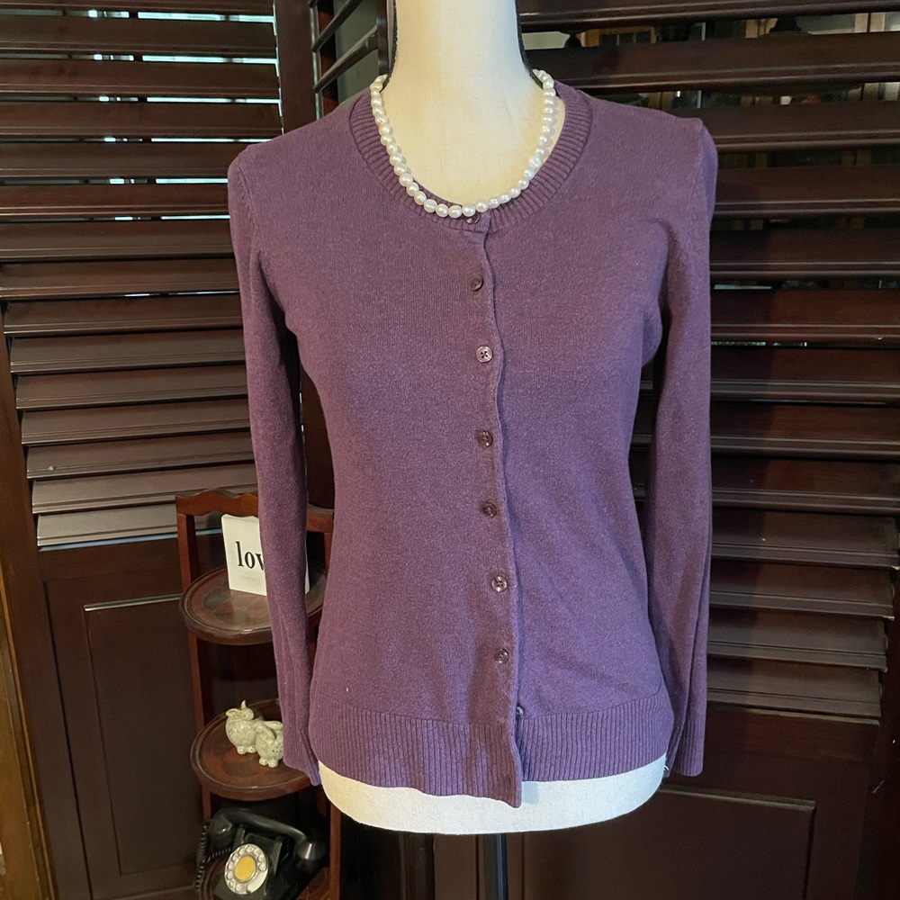 Great sweater to dress up an outfit!